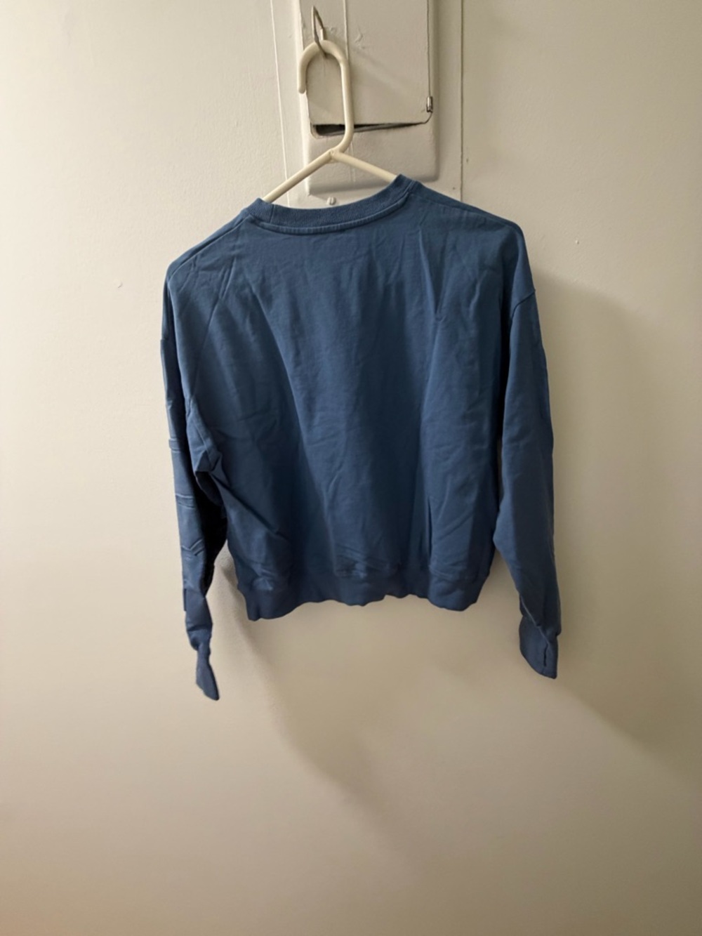 ttyl Blue Cropped Sweatshirt Medium | Casual Crewneck Pullover - Picture 4 of 4